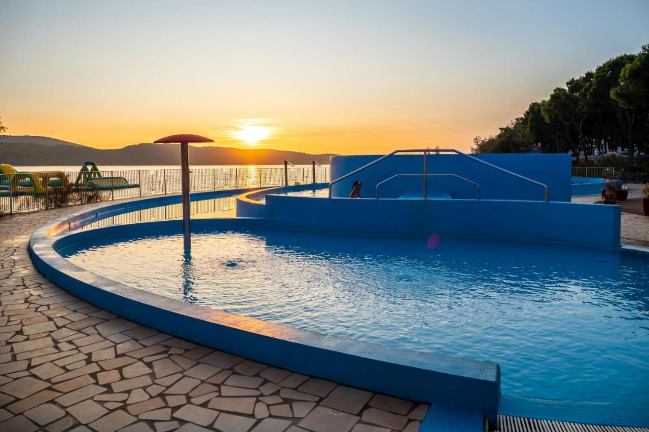 Mediteran Travel Mobile Homes Solaris Brodarica  Exterior photo